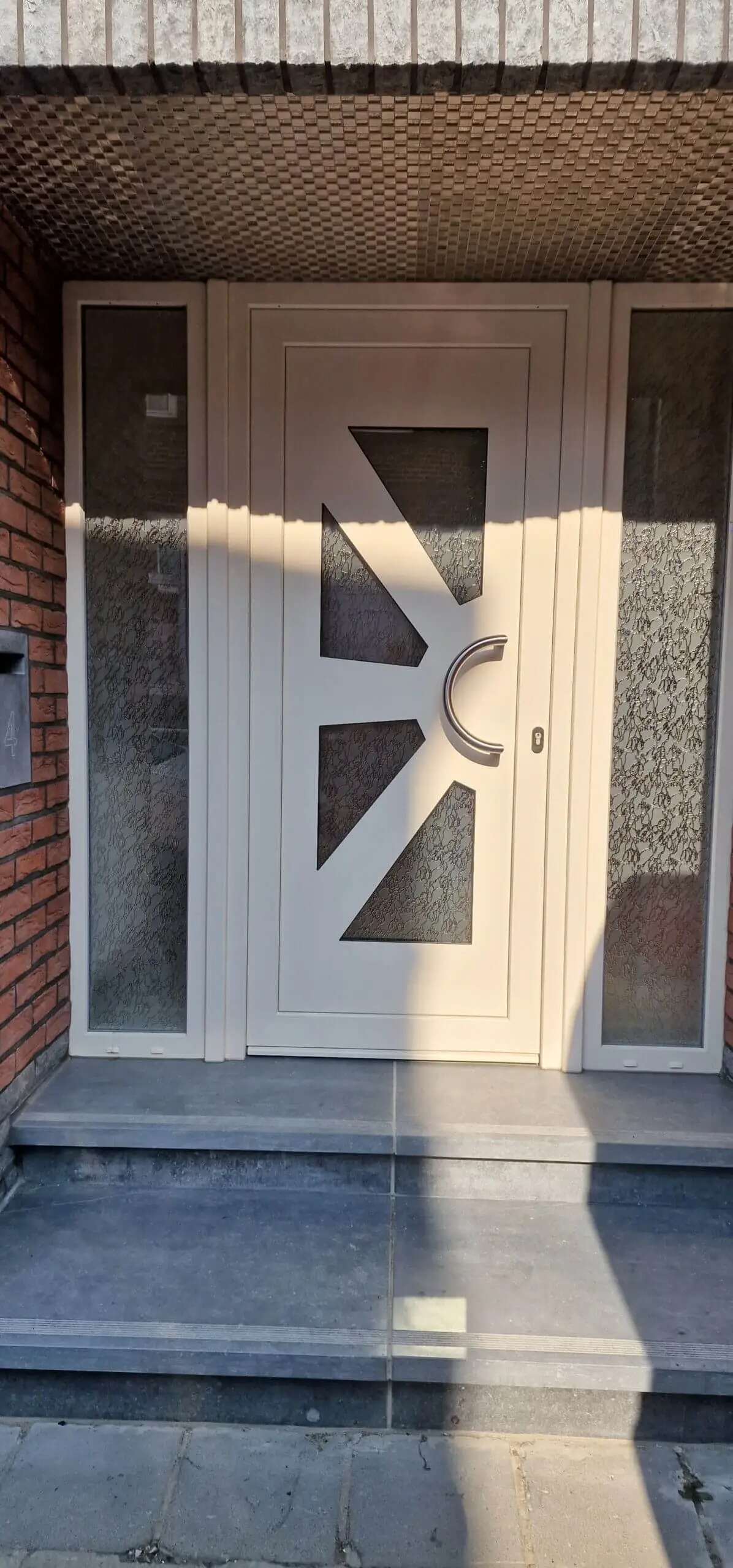 Porte PVC vitrée installée à Gembloux