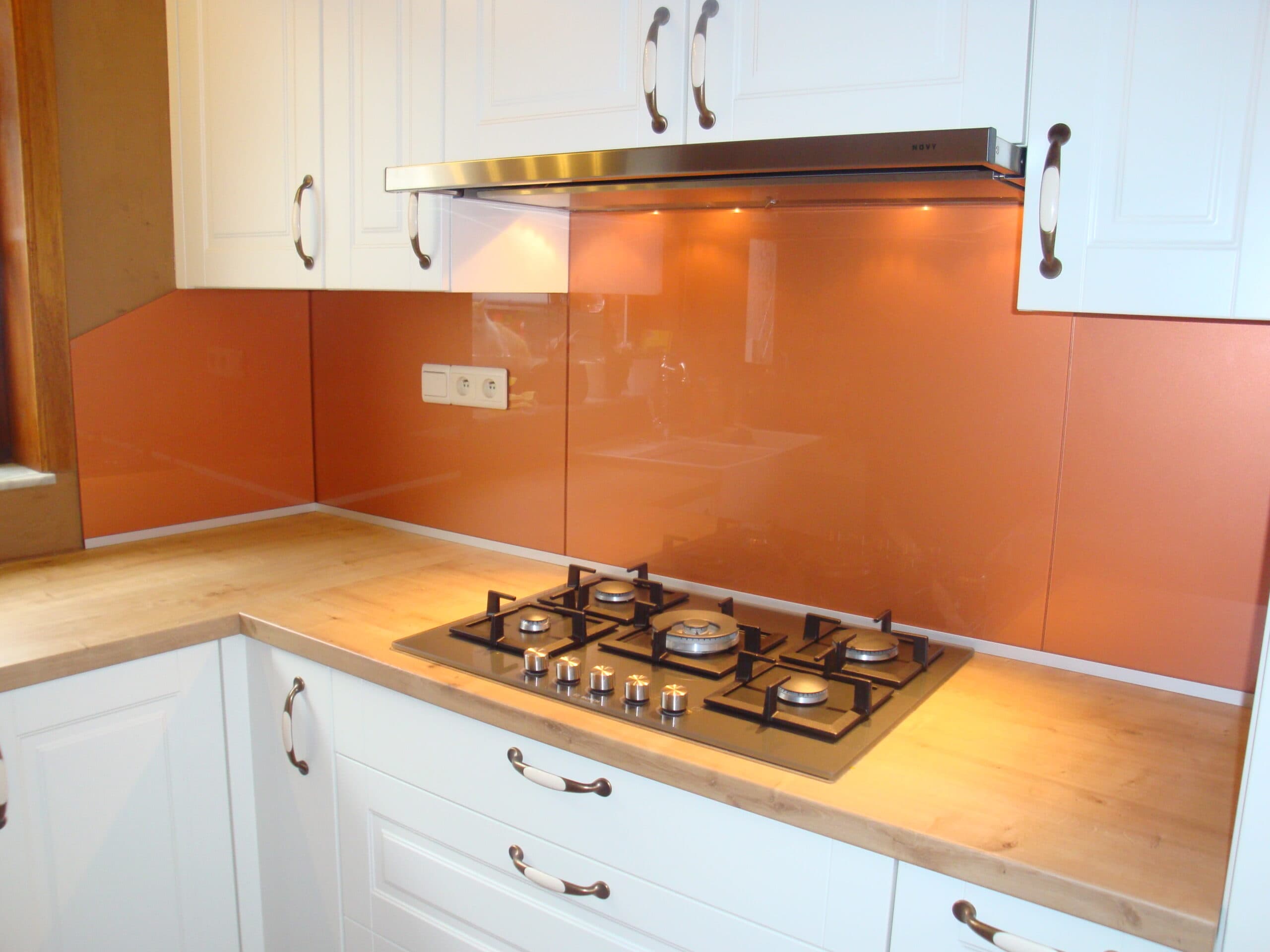 Protection murale de cuisine en verre sur mesure