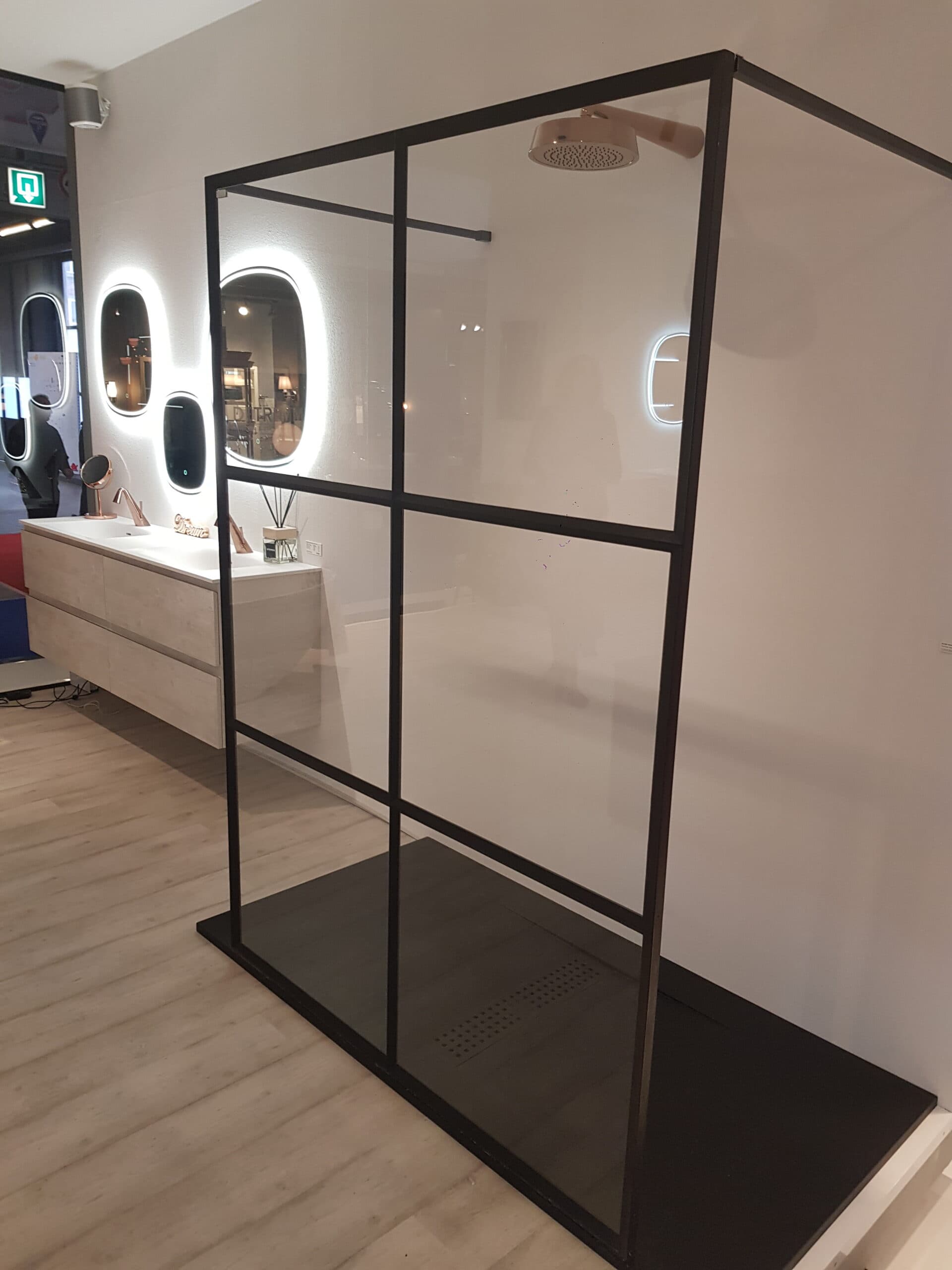 Paroi et porte de douche en verre sécurisé