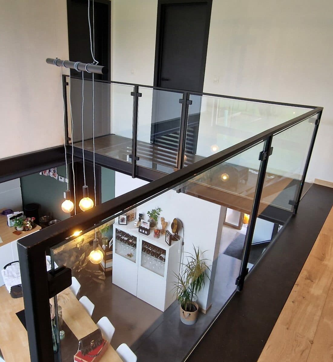 Garde-corps vitré sur mesure dans une habitation