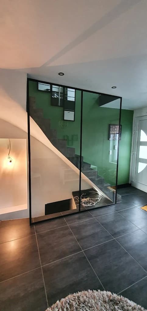 Cloison vitrée sur mesure dans une habitation