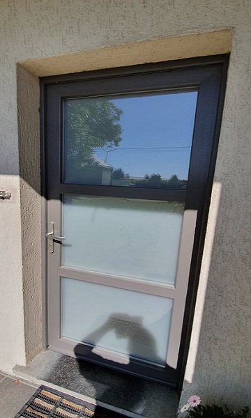 Devis et réalisation de porte en verre et cloison vitrée pour séparer 2 pièces