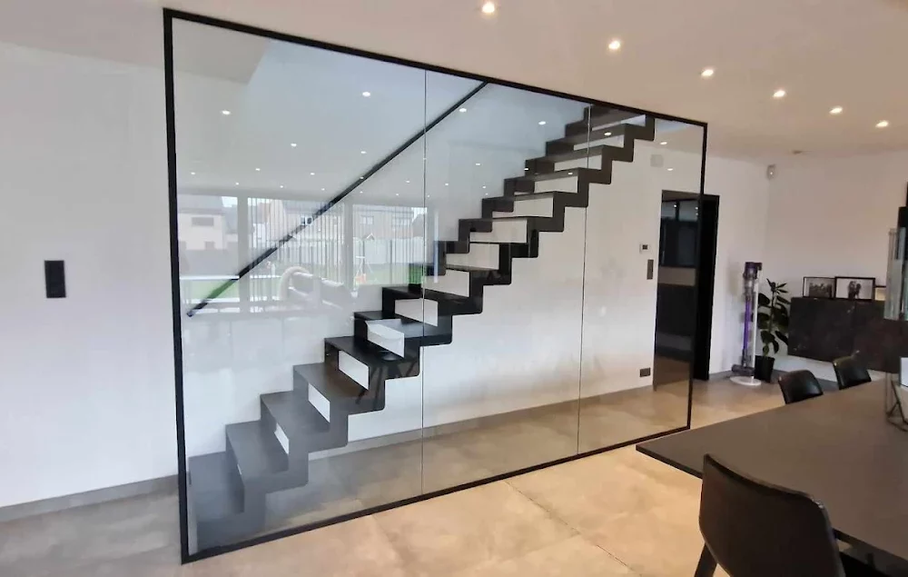 Paroi en verre design sur mesure – cloison élégante en Wallonie