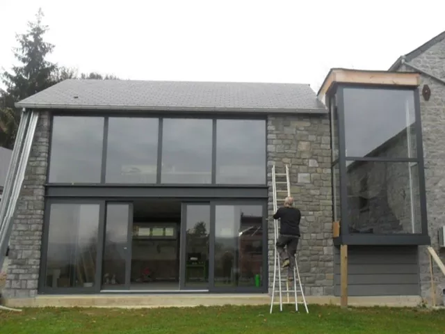 Châssis PVC sur mesure avec baies vitrées à hautes performances en Wallonie